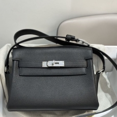 Hermes Kelly Messenger